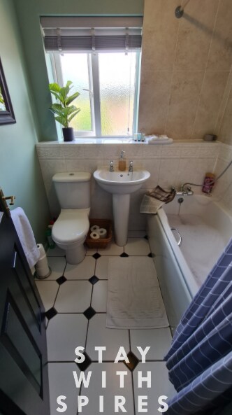 The Farrier's sleeps 4 close to Cannock Chase in 20 Horseshoe Dr WS12 0FT - Property image 34 - VivreStays