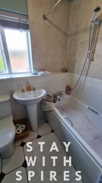 The Farrier's sleeps 4 close to Cannock Chase in 20 Horseshoe Dr WS12 0FT - Property image 36 - VivreStays