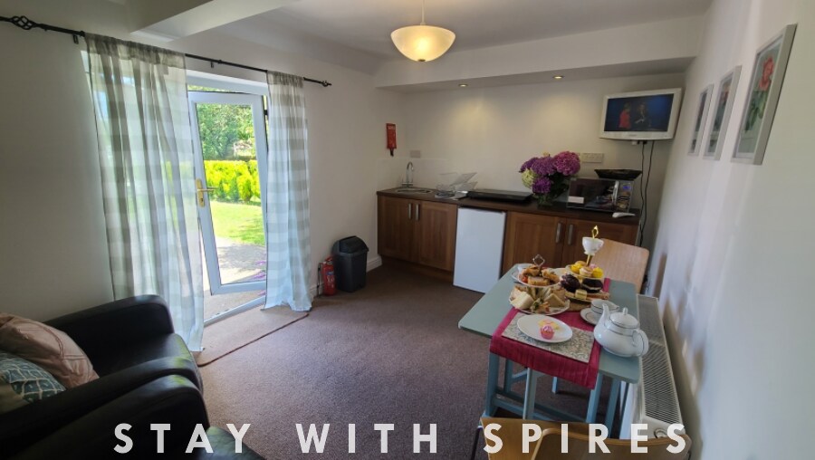 The Garden Room Studio apartment sleeps 2 in 603 Littleworth Rd WS12 1QQ - Property image 5 - VivreStays