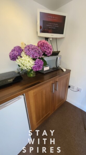 The Garden Room Studio apartment sleeps 2 in 603 Littleworth Rd WS12 1QQ - Property image 6 - VivreStays