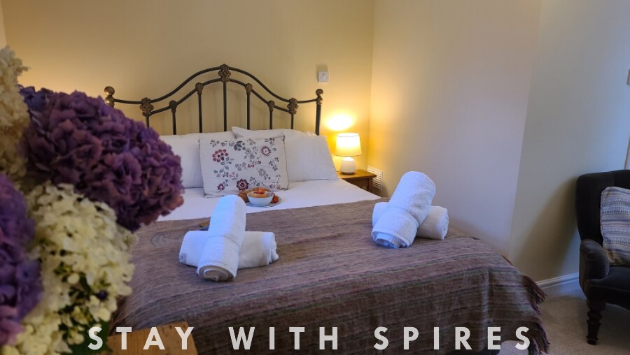 The Garden Room Studio apartment sleeps 2 serviced apartment - Cannock - VivreStays