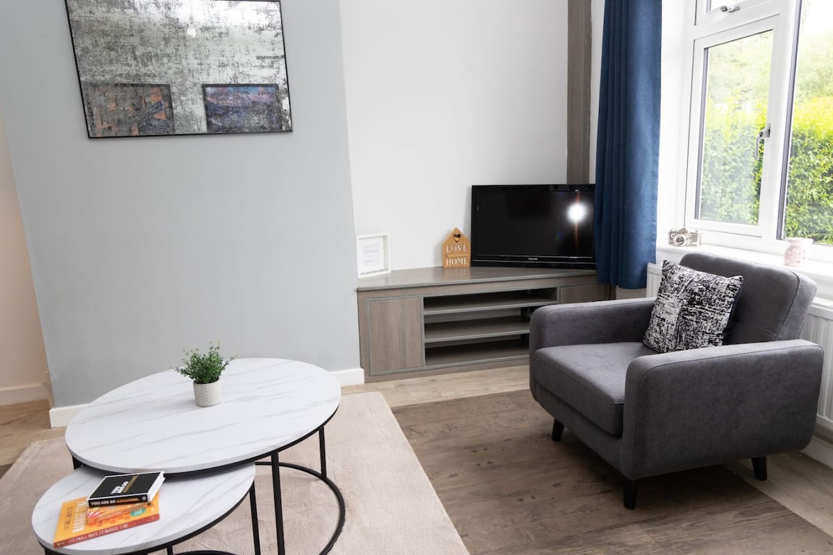 The Standhouse @ Radcliffe 2 in 131 Stand Ln M26 1JR - Property image 3 - VivreStays