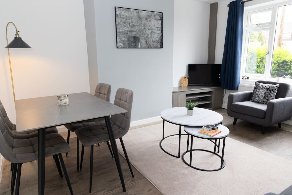The Standhouse @ Radcliffe 2 in 131 Stand Ln M26 1JR - Property image 6 - VivreStays