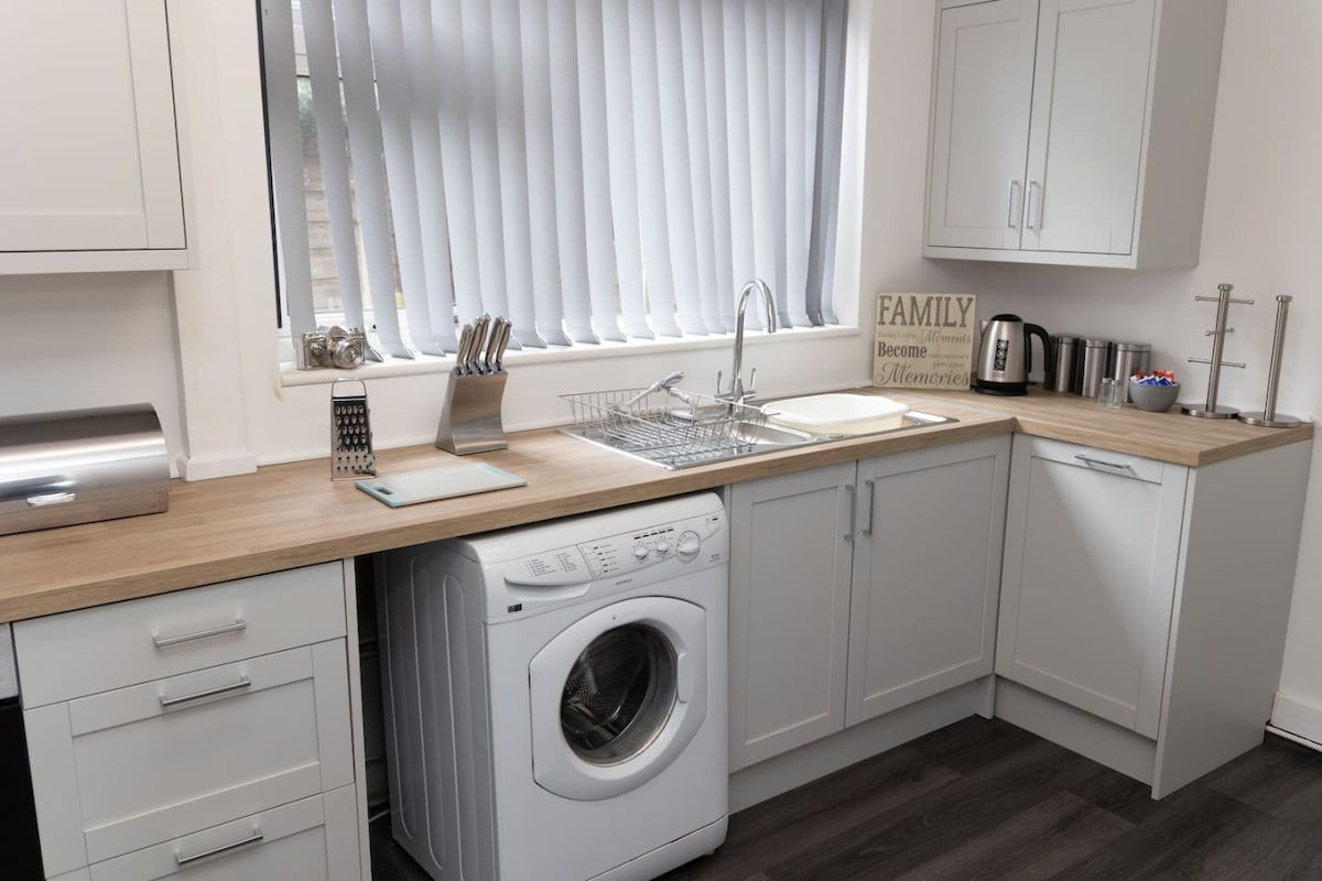 The Standhouse @ Radcliffe 2 in 131 Stand Ln M26 1JR - Property image 12 - VivreStays
