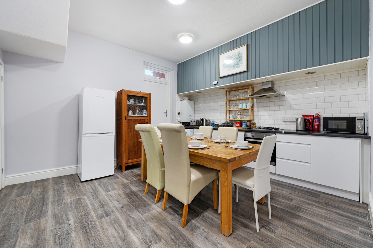 View Regency by the Sea @ Blackpool in 86 Regent Rd FY1 4NB Regency by the Sea @ Blackpool in 86 Regent Rd FY1 4NB - Property image 5 - VivreStays