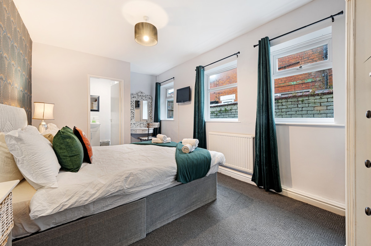 View Regency by the Sea @ Blackpool in 86 Regent Rd FY1 4NB Regency by the Sea @ Blackpool in 86 Regent Rd FY1 4NB - Property image 10 - VivreStays