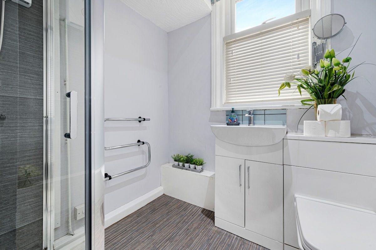 View Regency by the Sea @ Blackpool in 86 Regent Rd FY1 4NB Regency by the Sea @ Blackpool in 86 Regent Rd FY1 4NB - Property image 21 - VivreStays