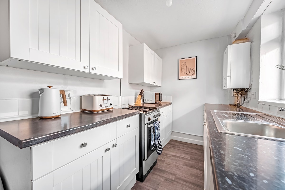 StayMinorca @ Bolton 2 in 9 Minorca St BL3 6PP - Property image 7 - VivreStays