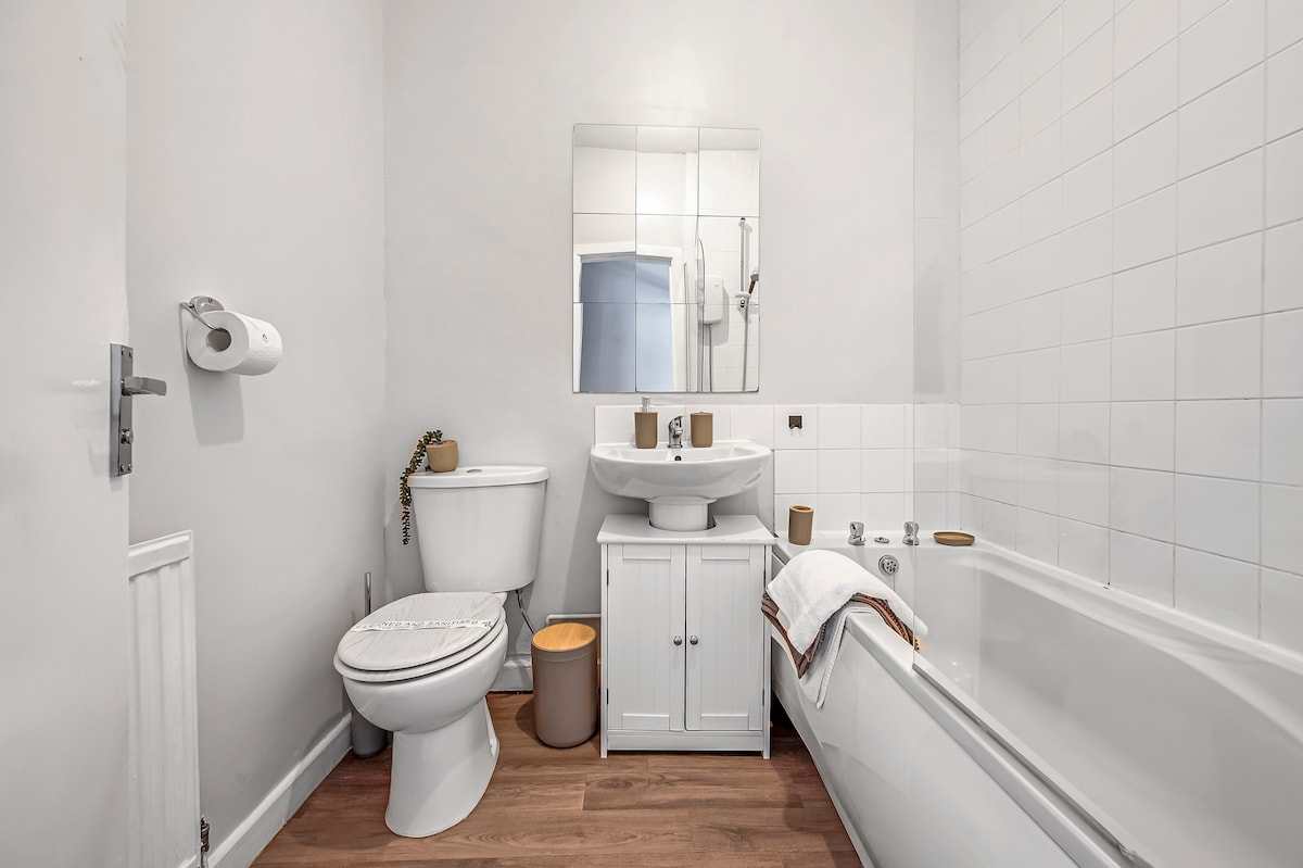 StayMinorca @ Bolton 2 in 9 Minorca St BL3 6PP - Property image 11 - VivreStays