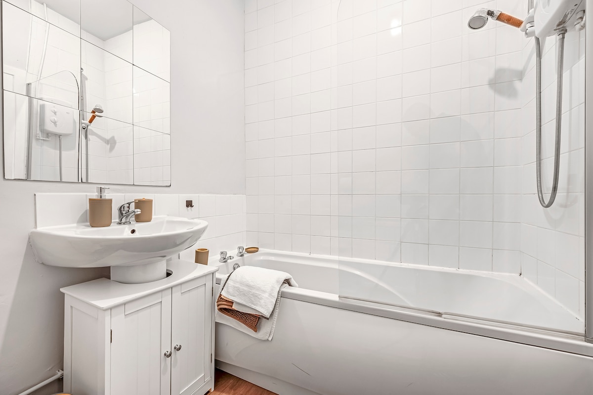 StayMinorca @ Bolton 2 in 9 Minorca St BL3 6PP - Property image 12 - VivreStays