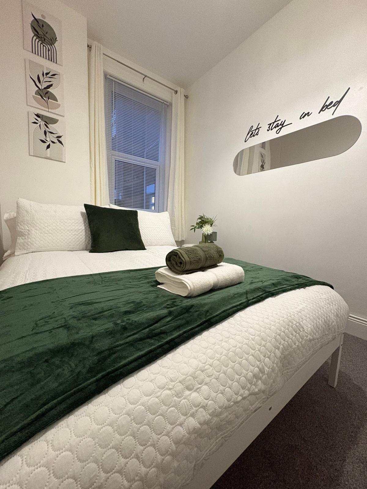 2BR Flat | Parking | Wi-Fi | Near metro Centre 2 in 19 Faraday Grove NE8 4UL - Property image 19 - VivreStays