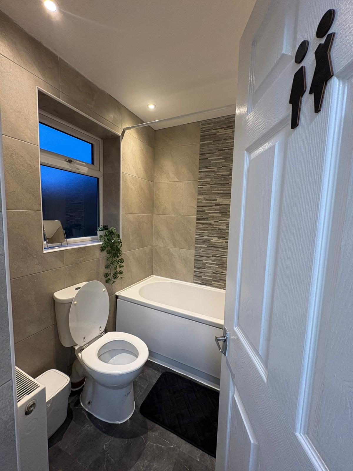 2BR Flat | Parking | Wi-Fi | Near metro Centre 2 in 19 Faraday Grove NE8 4UL - Property image 22 - VivreStays