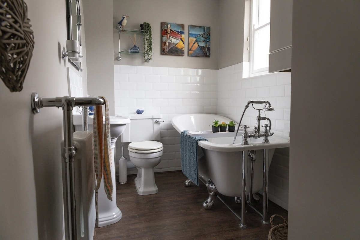 Castlegate House | Period Charm Elevated Comfort 2 in 4 Castlegate CA13 9EU - Property image 21 - VivreStays