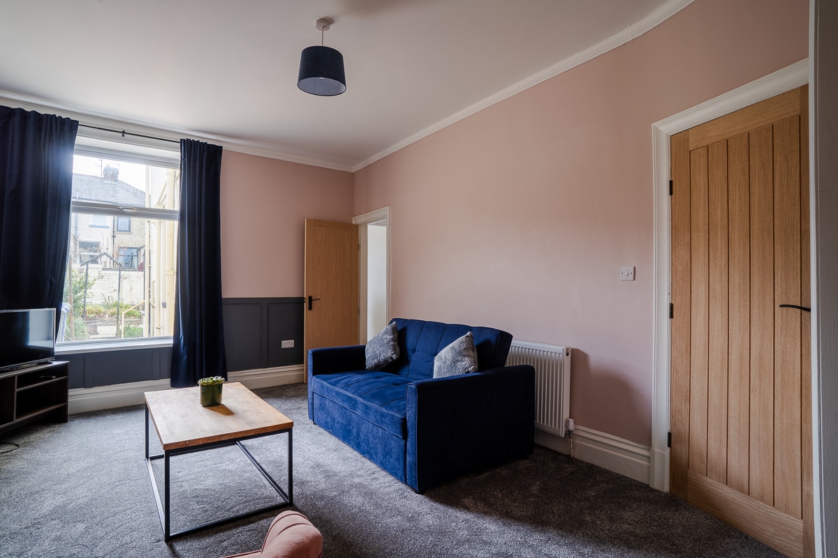 Relax at Raglan @ Burnley 3BR Home | Parking in 80 Raglan Rd BB11 4LD - Property image 3 - VivreStays