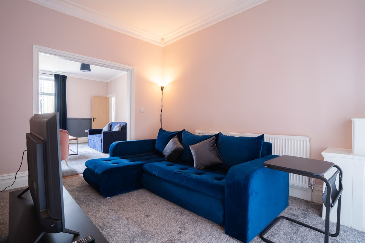 Relax at Raglan @ Burnley 3BR Home | Parking in 80 Raglan Rd BB11 4LD - Property image 4 - VivreStays