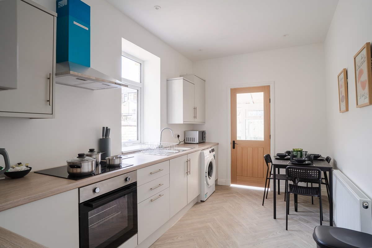 Relax at Raglan @ Burnley 3BR Home | Parking in 80 Raglan Rd BB11 4LD - Property image 5 - VivreStays