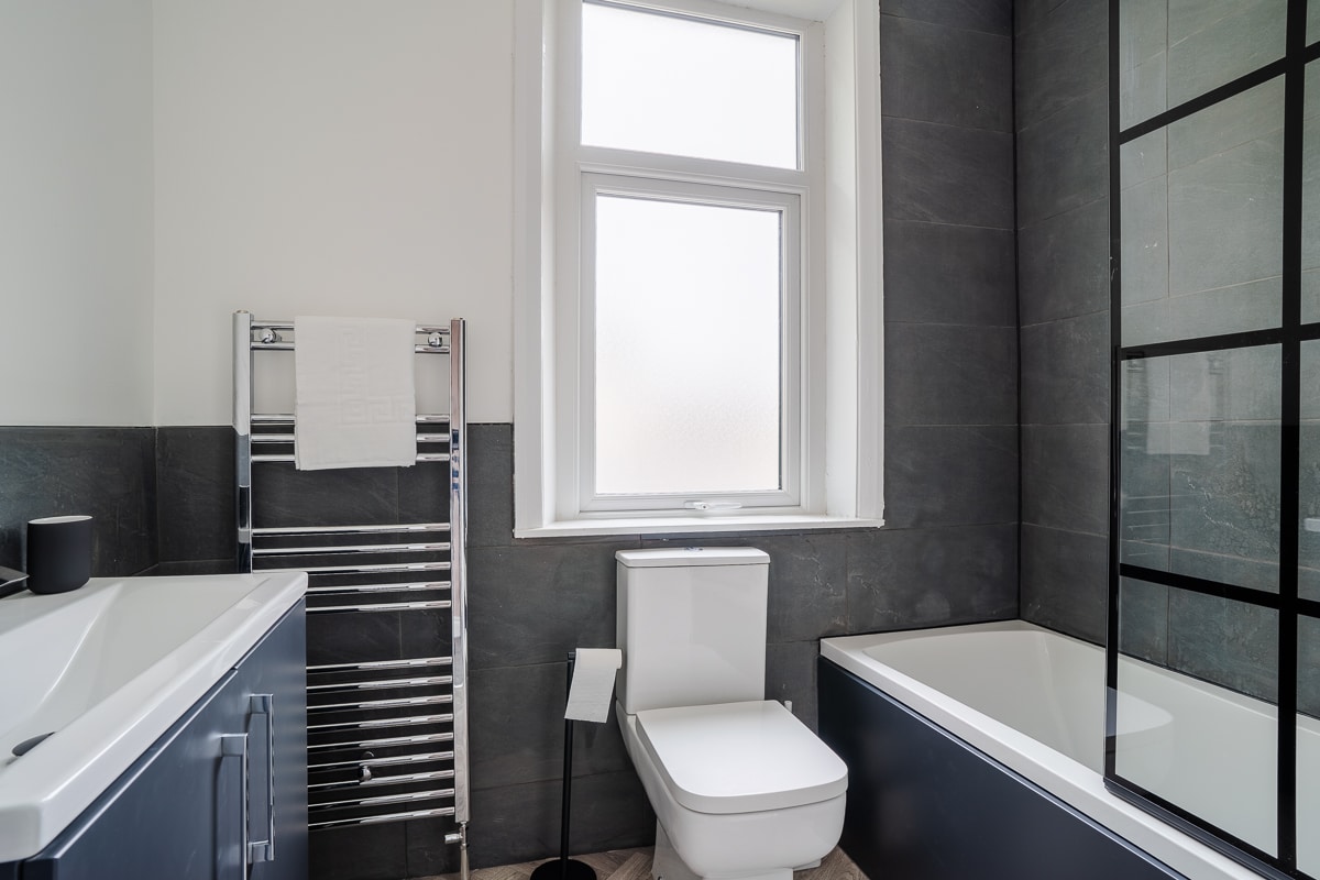 Relax at Raglan @ Burnley 3BR Home | Parking in 80 Raglan Rd BB11 4LD - Property image 12 - VivreStays