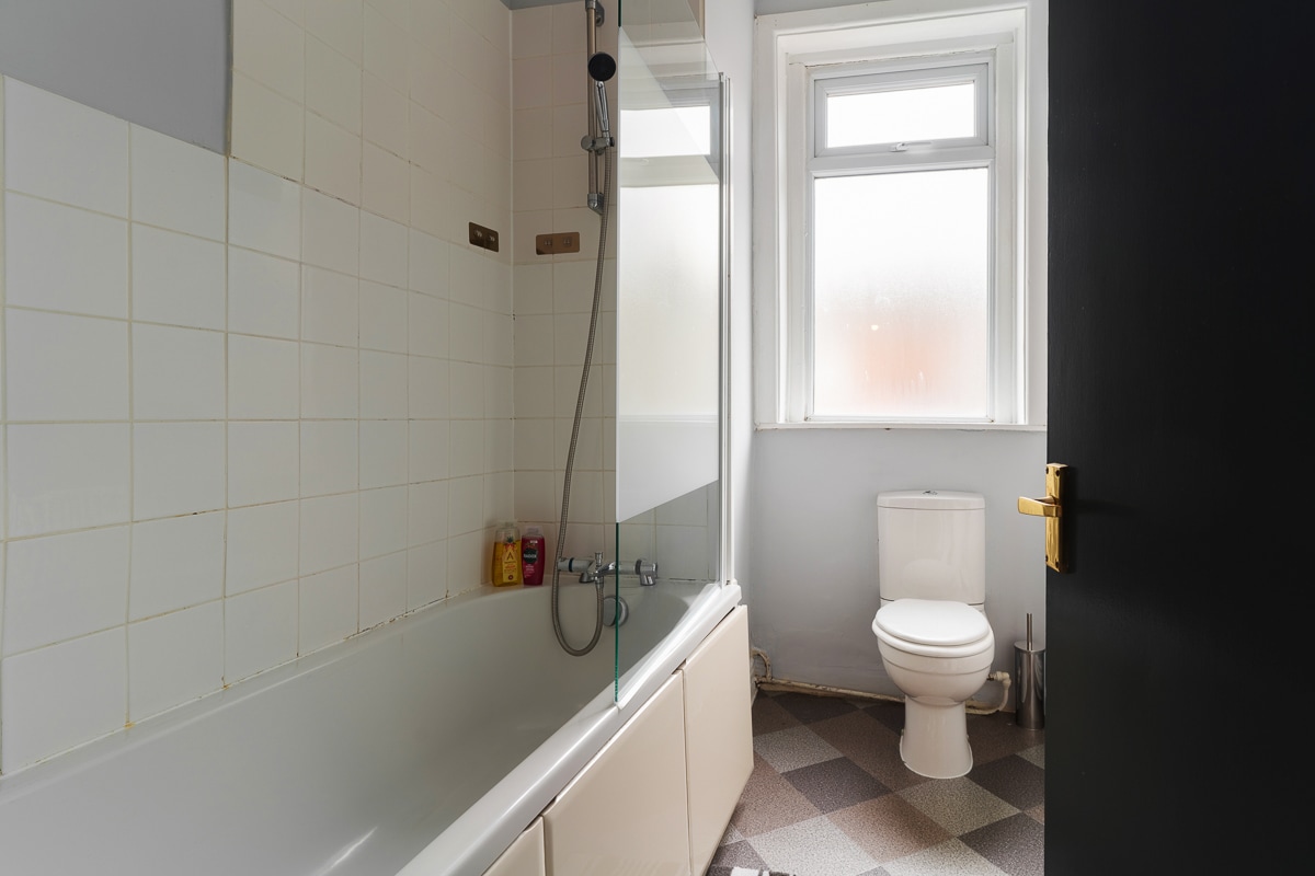 Romney Retreat @ Salford - Manchester Edge 2 in 84 Romney St M6 6DR - Property image 19 - VivreStays