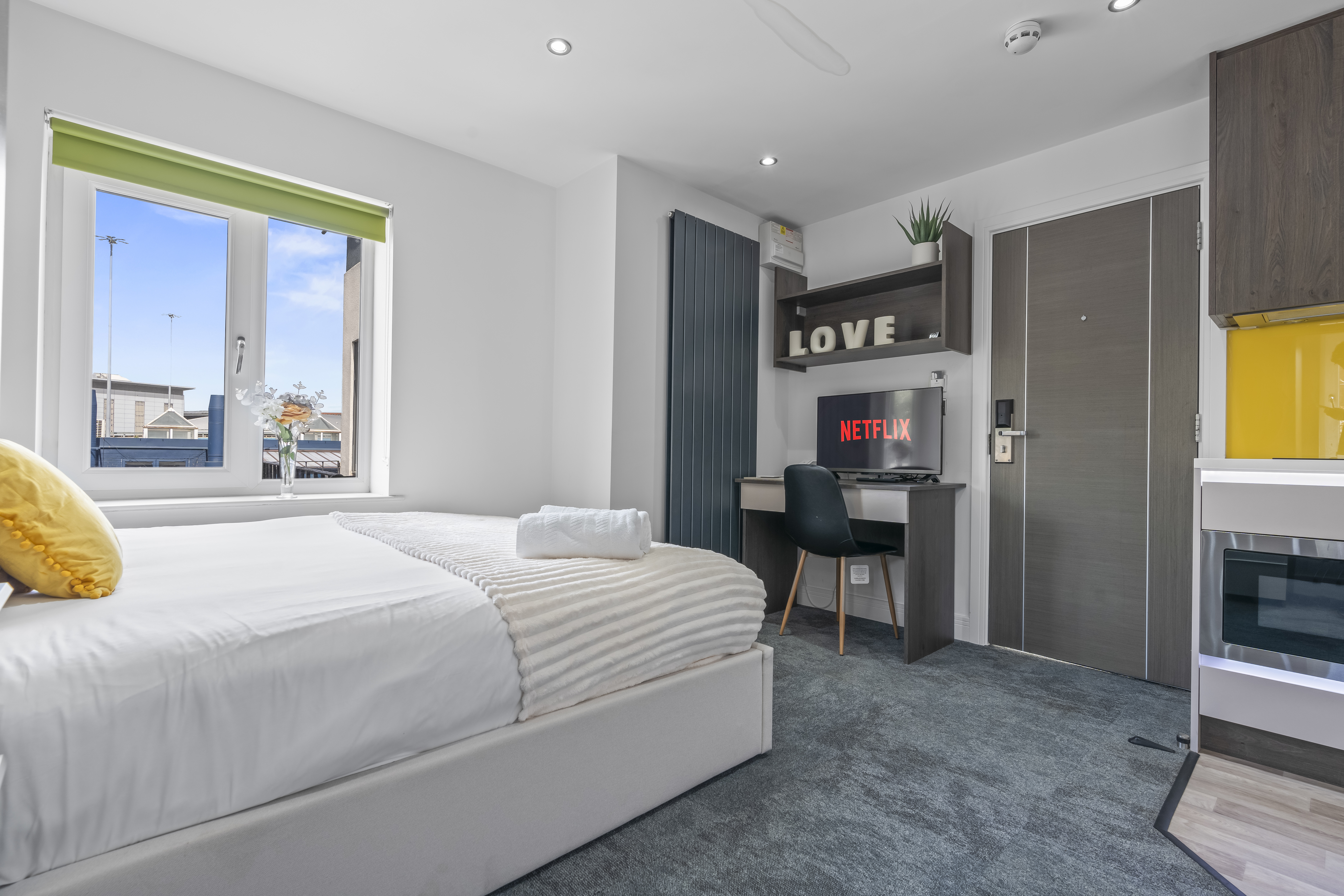 New House Serviced Apartments 7 serviced apartment - Coventry - VivreStays