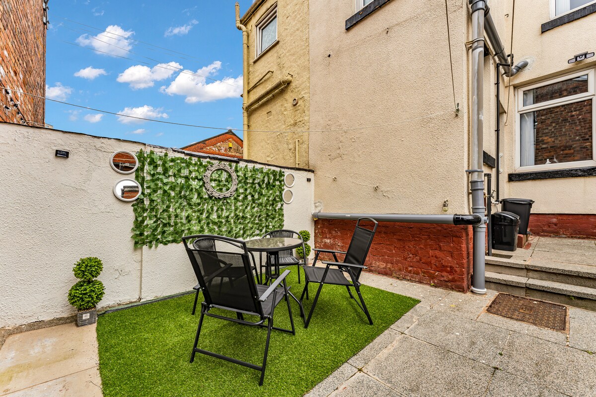 Beautiful 4BD Wigan-Free Parking - Wi‑Fi - Ensuite in 57 Brookhouse St WN1 3EY - Property image 26 - VivreStays