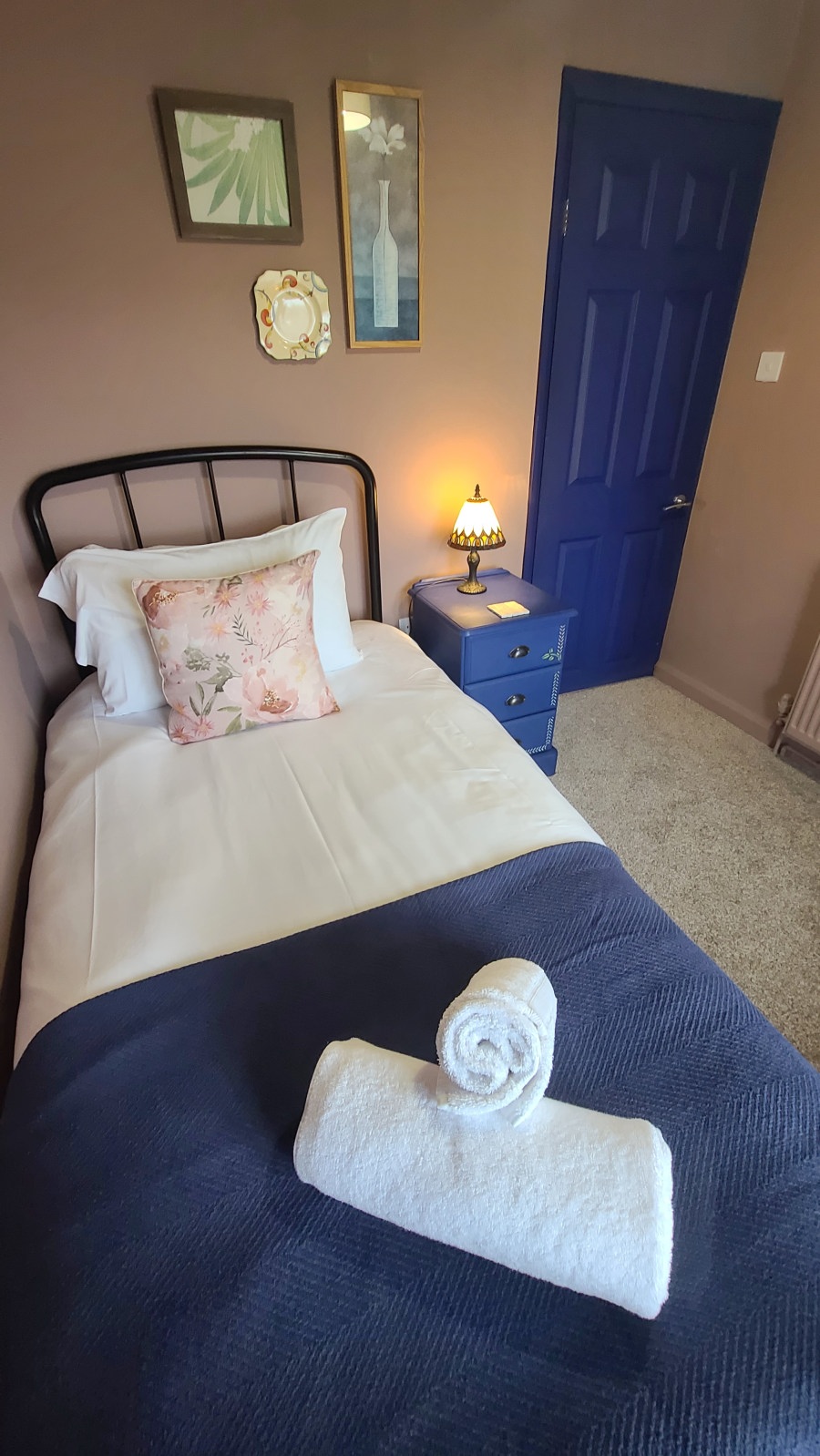 Dove Tails, 3 bedrooms near Uttoxeter Racecourse in 27 Northfield Ave ST14 5LE - Property image 32 - VivreStays