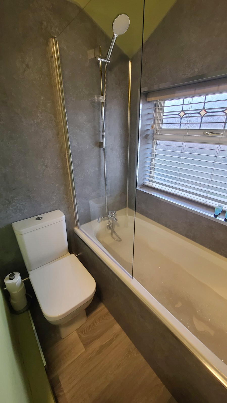 Dove Tails, 3 bedrooms near Uttoxeter Racecourse in 27 Northfield Ave ST14 5LE - Property image 19 - VivreStays
