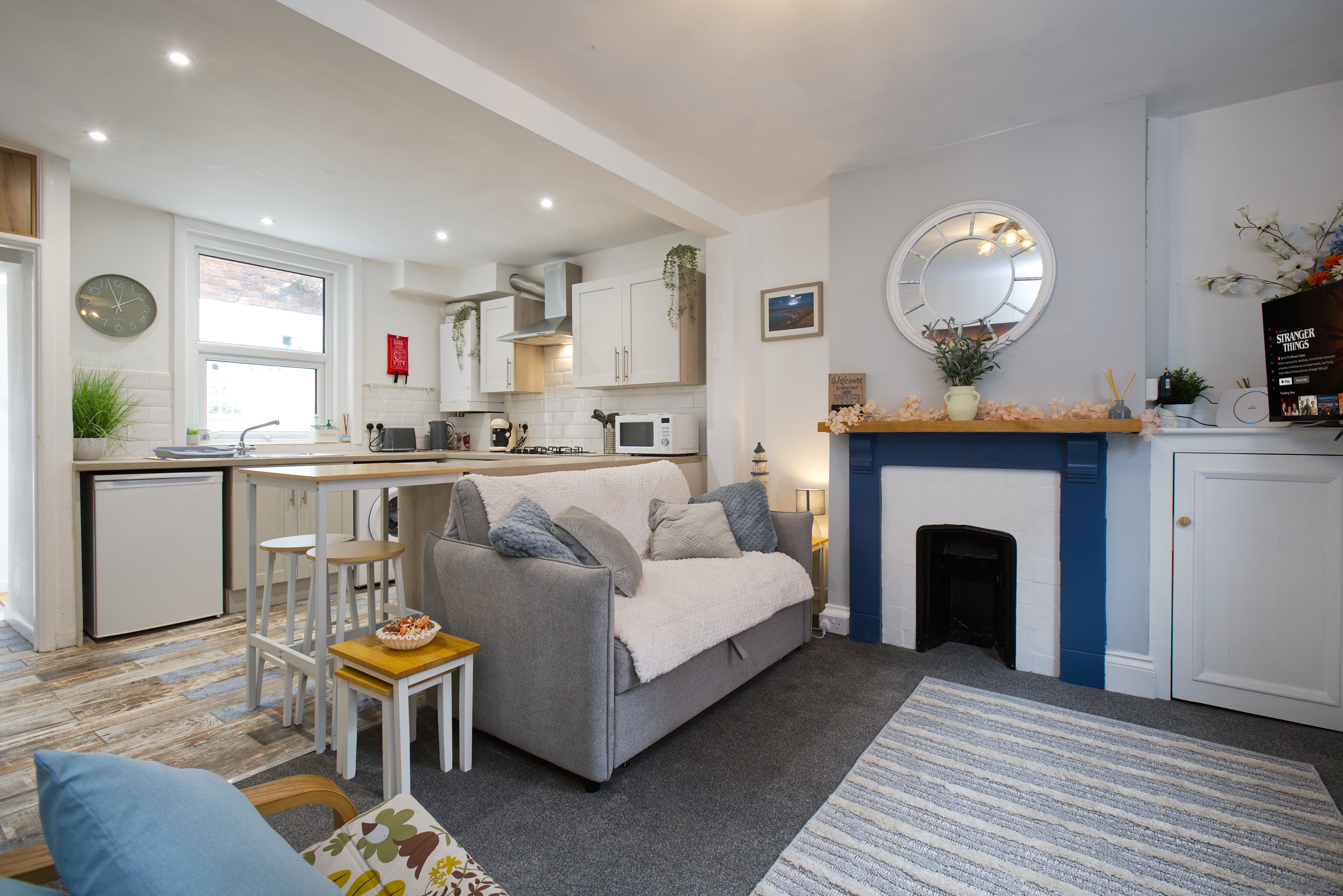 View Harbour Reach – Coastal Stay by the Harbour Harbour Reach – Coastal Stay by the Harbour serviced apartment - Weymouth - VivreStays
