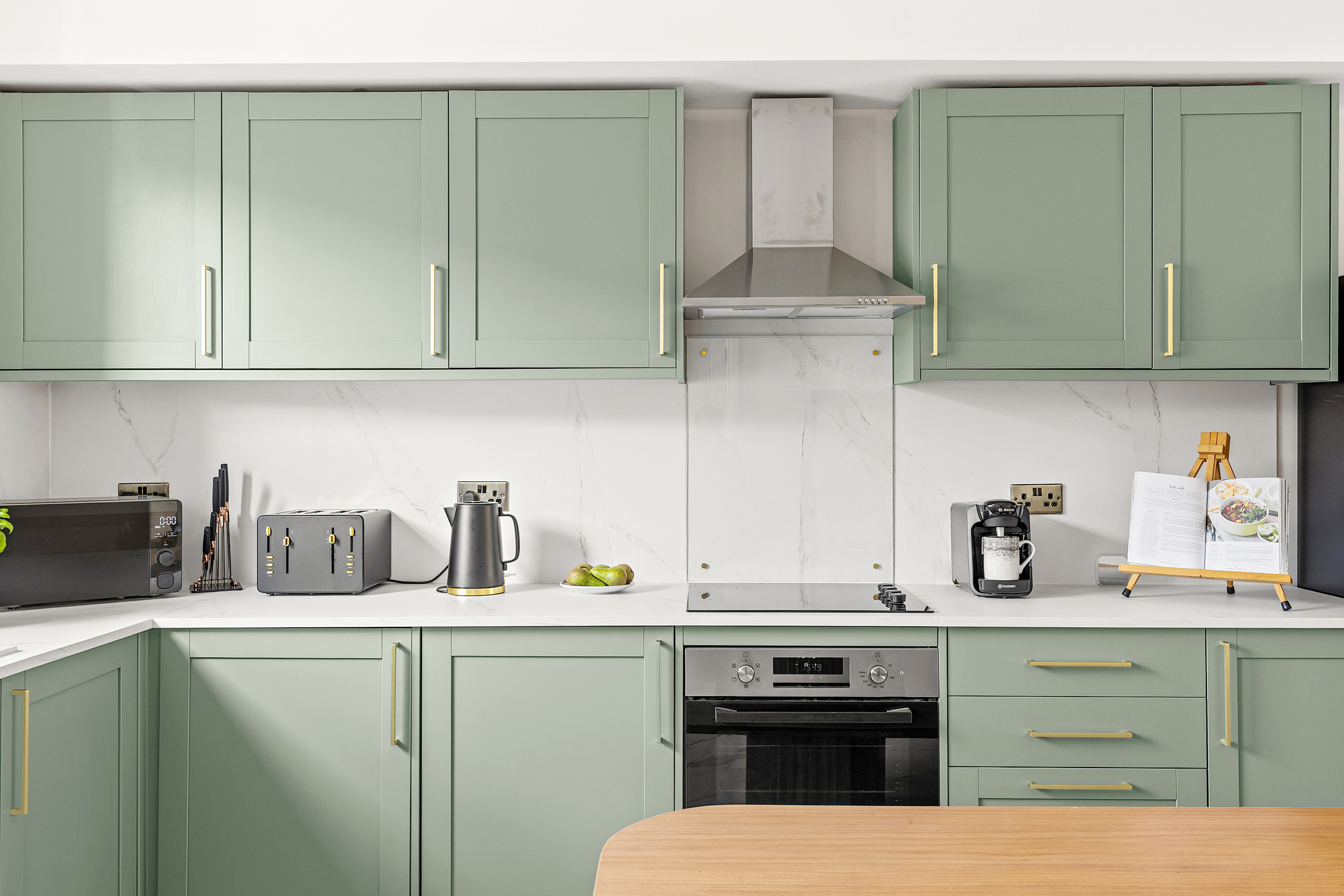 5 Bed Townhouse | 1 min to Convention Centre 2 in 44 Cheltenham Mount HG1 1BY - Property image 8 - VivreStays