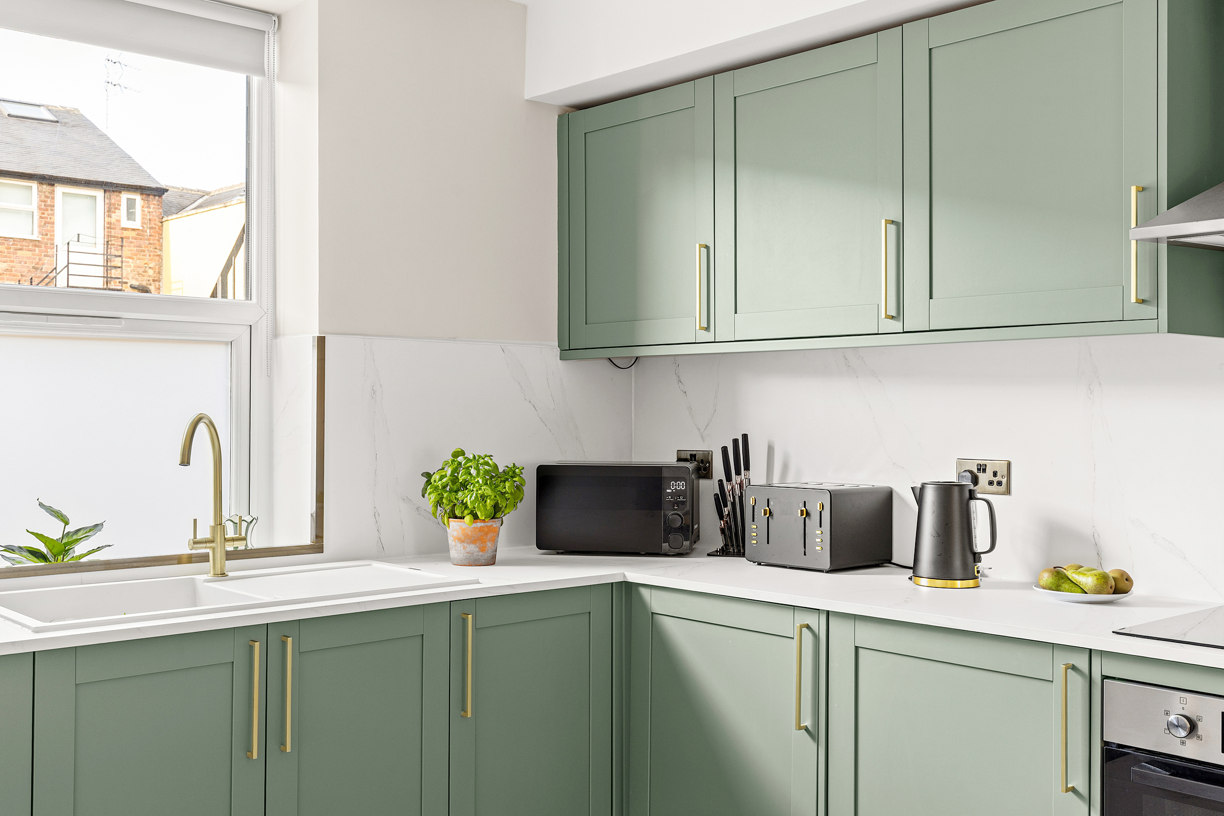 5 Bed Townhouse | 1 min to Convention Centre 2 in 44 Cheltenham Mount HG1 1BY - Property image 9 - VivreStays