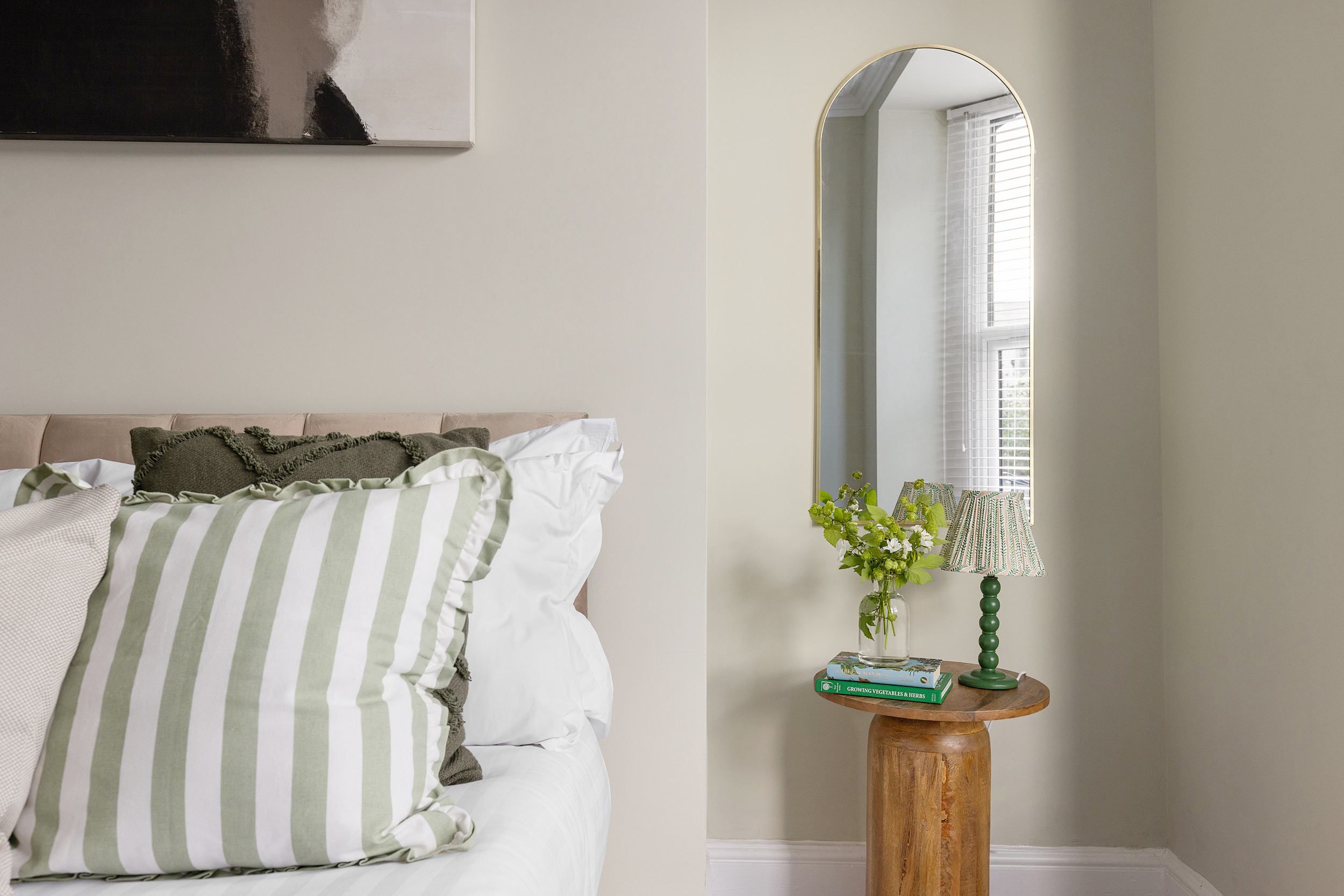 5 Bed Townhouse | 1 min to Convention Centre 2 in 44 Cheltenham Mount HG1 1BY - Property image 15 - VivreStays