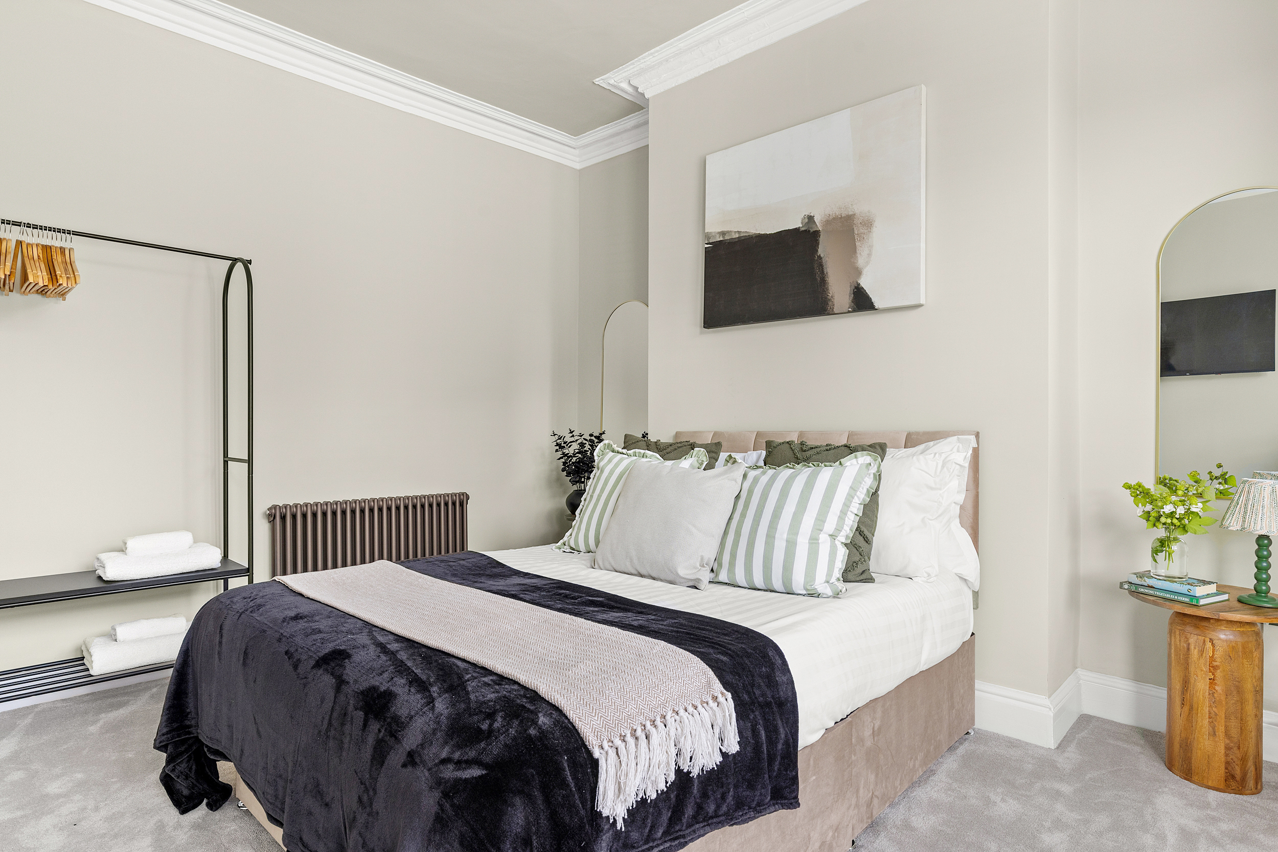 5 Bed Townhouse | 1 min to Convention Centre 2 in 44 Cheltenham Mount HG1 1BY - Property image 16 - VivreStays