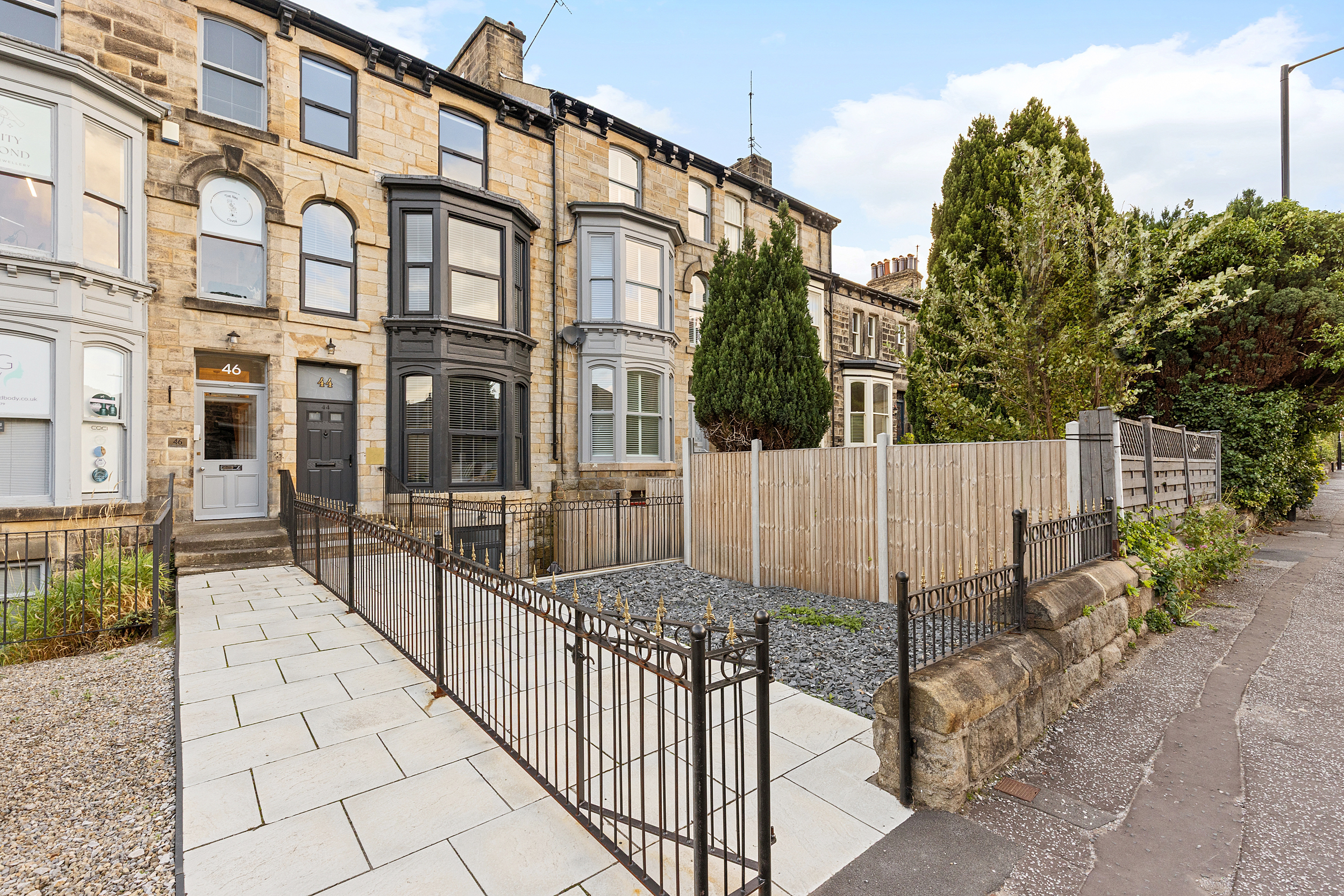 5 Bed Townhouse | 1 min to Convention Centre 2 serviced apartment - Harrogate - VivreStays
